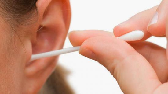 Svrbenie a odlupovanie v ušiach, pri liečení patologických stavov rôzneho pôvodu