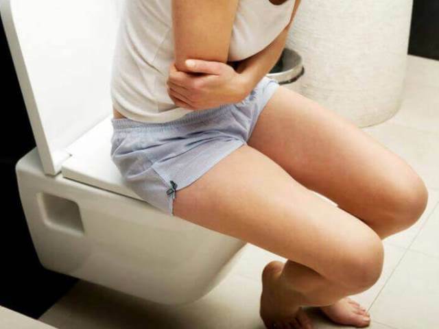Causes and prevention of constipation before menstruation