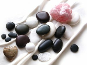 Kokie akmenys naudojami akmens terapijai?
