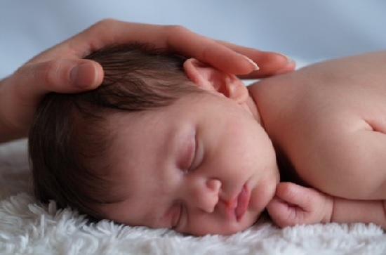 Blødning i hjernen i tidlige spædbørn