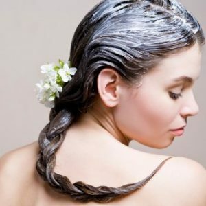 O cabelo oleoso: o que fazer