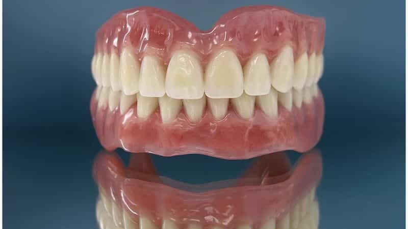 próteses removíveis na ausência de dentes sem o céu